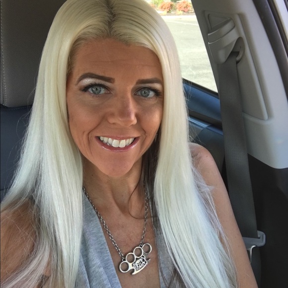 Meet your Posher, Heather - Picture 2 of 16